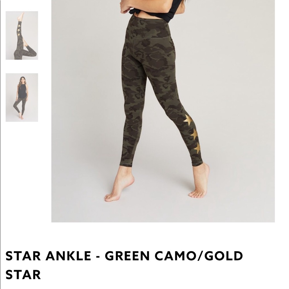 STRUT THIS CAMO LEGGINGS WITH BLACK STARS